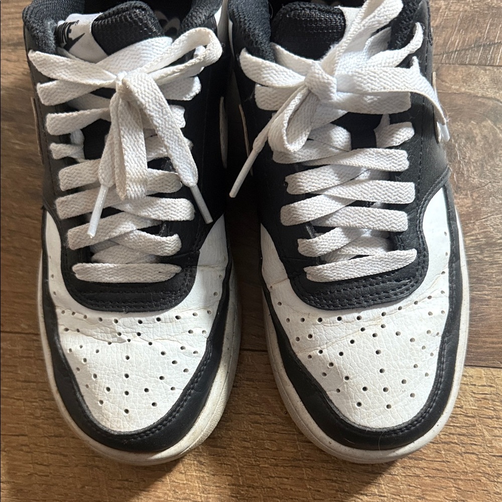 Women’s Nike Court Vision Low - Picture 2 of 5